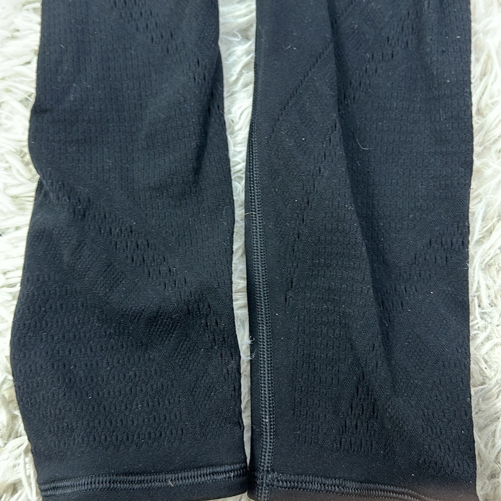 Lululemon Reveal Crop Interconnect *18" Black View 2